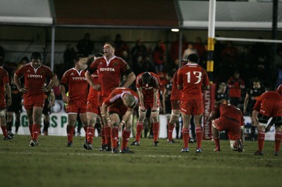 06.02.10 Dragons v Munster... Munster players dejected at the end of the game. 