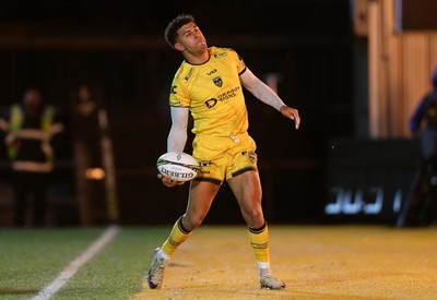 160126 - Dragons v Newcastle Red Bulls - European Rugby Challenge Cup - Rio Dyer of Dragons celebrates scoring a try
