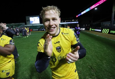 160126 - Dragons v Newcastle Red Bulls - European Rugby Challenge Cup - David Richards of Dragons celebrates at full time
