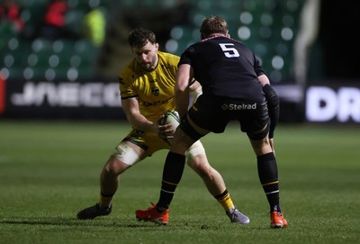 160126 - Dragons v Newcastle Red Bulls - European Rugby Challenge Cup - Thomas Young of Dragons 