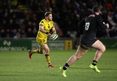 160126 - Dragons v Newcastle Red Bulls - European Rugby Challenge Cup - Angus O�Brien of Dragons 