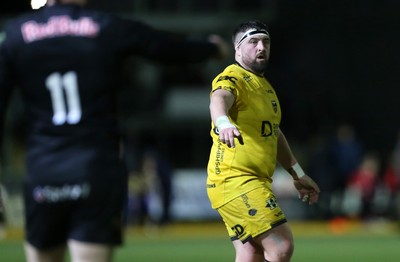 160126 - Dragons v Newcastle Red Bulls - European Rugby Challenge Cup - Wyn Jones of Dragons 