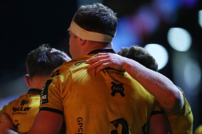 160126 - Dragons v Newcastle Red Bulls - European Rugby Challenge Cup - Ben Carter of Dragons 