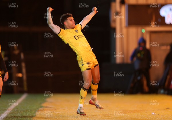 160126 - Dragons v Newcastle Red Bulls - European Rugby Challenge Cup - Rio Dyer of Dragons celebrates scoring a try