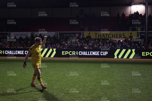 160126 - Dragons v Newcastle Red Bulls - European Rugby Challenge Cup - Angus O�Brien of Dragons celebrates with fans at full time