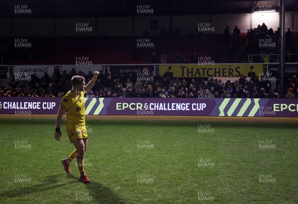 160126 - Dragons v Newcastle Red Bulls - European Rugby Challenge Cup - Angus O�Brien of Dragons celebrates with fans at full time