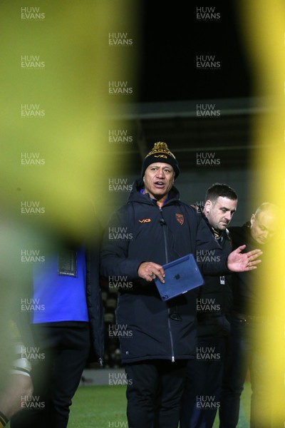 160126 - Dragons v Newcastle Red Bulls - European Rugby Challenge Cup - Dragons Head Coach Filo Tiatia speaks in the team huddle at full time