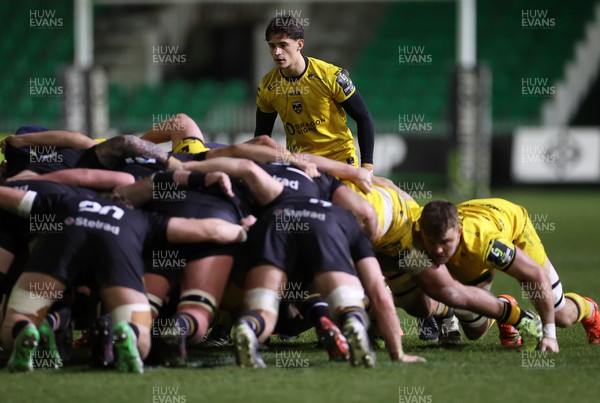 160126 - Dragons v Newcastle Red Bulls - European Rugby Challenge Cup - Che Hope of Dragons 