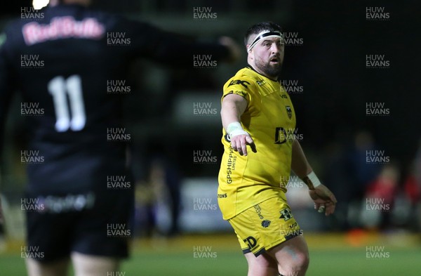 160126 - Dragons v Newcastle Red Bulls - European Rugby Challenge Cup - Wyn Jones of Dragons 