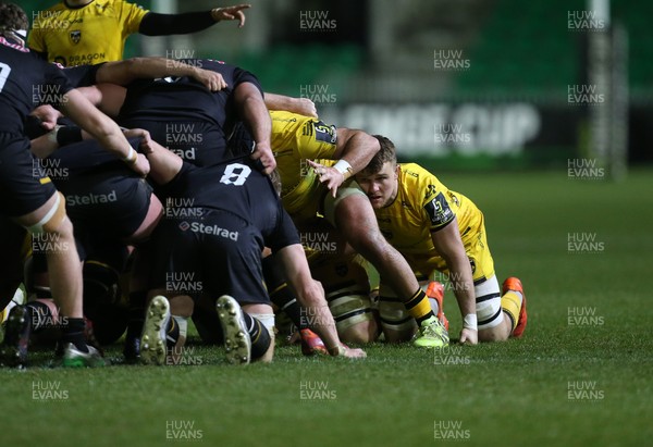 160126 - Dragons v Newcastle Red Bulls - European Rugby Challenge Cup - Shane Lewis-Hughes of Dragons 