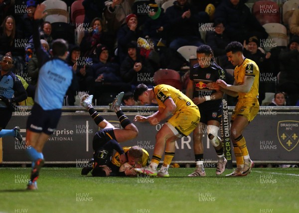 160126 - Dragons v Newcastle Red Bulls - European Rugby Challenge Cup - David Richards of Dragons scores a try