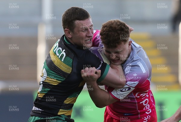030421 Dragons v Northampton Saints, European Challenge Cup - Fraser Dingwall of Northampton Saints is held by Aneurin Owen of Dragons