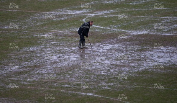 010117 - Newport Gwent Dragons v Ospreys, Guinness PRO12 - Groundstaff at Rodney Parade work on the pitch ahead of the match by Gareth Everett