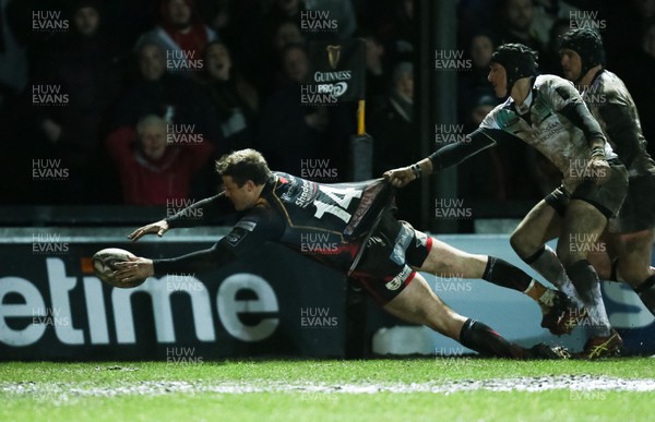 010117 - Newport Gwent Dragons v Ospreys, Guinness PRO12 -Pat Howard of Newport Gwent Dragons reach out in vain as he looks to score by Gareth Everett