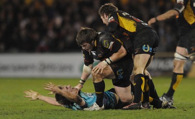 27.03.10 - Newport-Gwent Dragons v Ospreys - Magners League - Dan Biggar of Ospreys and Hugh Gustafson of Newport-Gwent Dragons have words. 