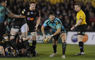 27.03.10 - Newport-Gwent Dragons v Ospreys - Magners League - Mike Phillips of Ospreys gets the all away. 