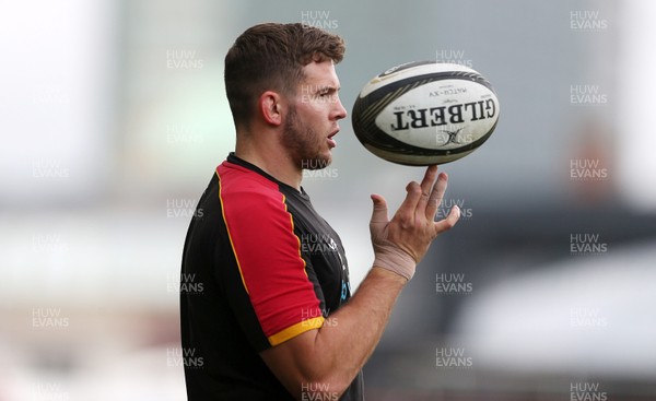 301218 - Dragons v Ospreys - Guinness PRO14 - Elliot Dee of Dragons during the warm up