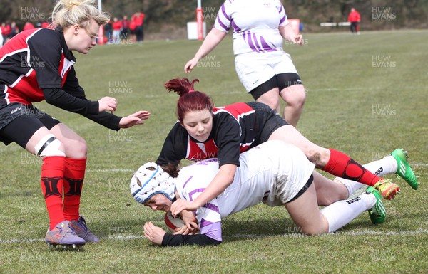 070413 - Dragons u18 Women v Ospreys u18 Women, Cross Keys - Ospreys Hannah Jones powers over to score try 