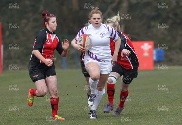 070413 - Dragons u18 Women v Ospreys u18 Women, Cross Keys - Dragons take on Ospreys in the game of a double header of regional u18 womens matches at Cross Keys 