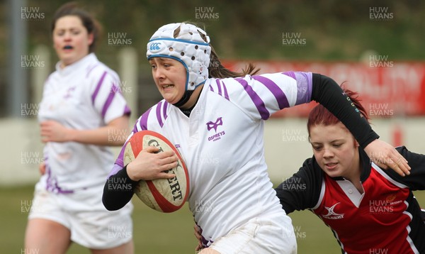 070413 - Dragons u18 Women v Ospreys u18 Women, Cross Keys - Dragons take on Ospreys in the game of a double header of regional u18 womens matches at Cross Keys 