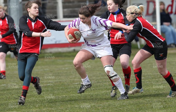 070413 - Dragons u18 Women v Ospreys u18 Women, Cross Keys - Dragons take on Ospreys in the game of a double header of regional u18 womens matches at Cross Keys 