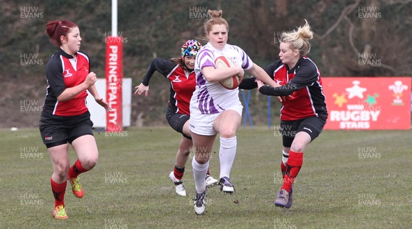 070413 - Dragons u18 Women v Ospreys u18 Women, Cross Keys - Dragons take on Ospreys in the game of a double header of regional u18 womens matches at Cross Keys 