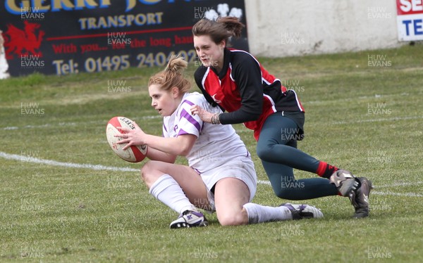 070413 - Dragons u18 Women v Ospreys u18 Women, Cross Keys - Dragons take on Ospreys in the game of a double header of regional u18 womens matches at Cross Keys 