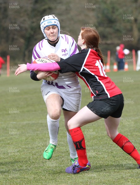 070413 - Dragons u18 Women v Ospreys u18 Women, Cross Keys - Dragons take on Ospreys in the game of a double header of regional u18 womens matches at Cross Keys 