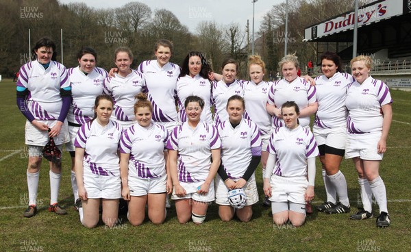 070413 - Dragons u18 Women v Ospreys u18 Women, Cross Keys - Dragons take on Ospreys in the game of a double header of regional u18 womens matches at Cross Keys 