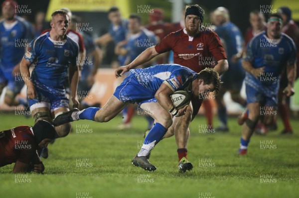 161118 - Dragons v Russia Rugby, International Friendly - Rhodri Davies of Dragons races away to score try
