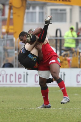 Dragons v Scarlets 060211