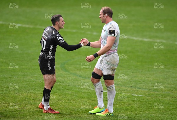 160521 - Dragons v Ospreys - Guinness PRO14 Rainbow Cup - Sam Davies of Dragons and Alun Wyn Jones of Ospreys at the end of the game