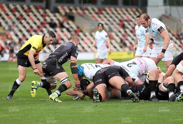 160521 - Dragons v Ospreys - Guinness PRO14 Rainbow Cup - Morgan Morris of Ospreys gets over the line to score a try