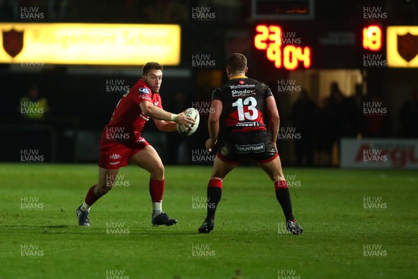 171117 Dragons v Wasps - Anglo-Welsh Cup -  Billy McBryde of Scarlets takes on Joe Thomas of Dragons 