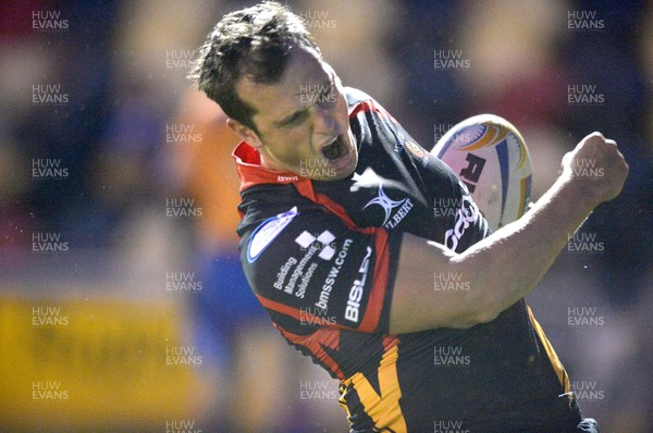 200913 - Dragons v Scarlets - RaboDirect PRO12Dan Evans of Dragons celebrates scoring a try (c) Huw Evans Picture Agency