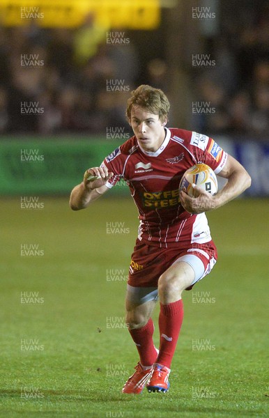 200913 - Newport Gwent Dragons v Scarlets - Rabo Pro Direct 12 - Liam WIlliams of Scarlets ( c ) Huw Evans Agency