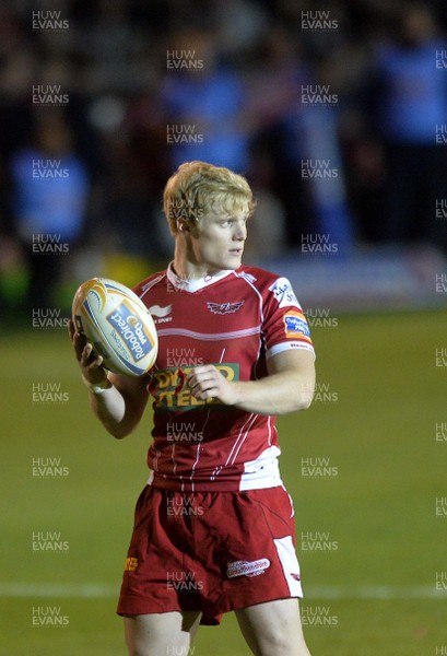 200913 - Newport Gwent Dragons v Scarlets - Rabo Pro Direct 12 - Aled Davies of Scarlets ( c ) Huw Evans Agency