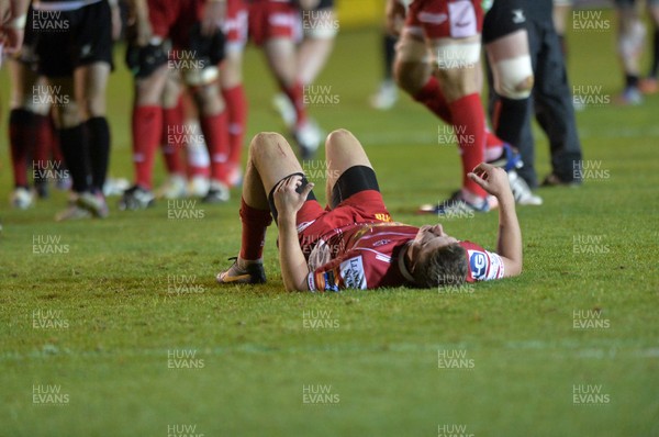 200913 - Newport Gwent Dragons v Scarlets - Rabo Pro Direct 12 - Rhys Priestland of Scarlets after the final whistle ( c ) Huw Evans Agency