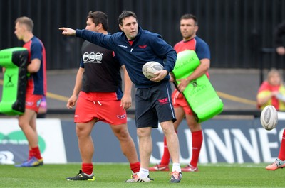 210815 - Newport-Gwent Dragons v Scarlets - Preseason Friendly -Scarlets assistant coach Stephen Jones