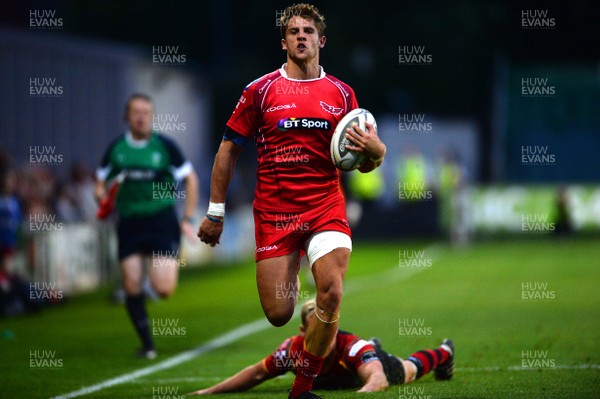 210815 - Newport-Gwent Dragons v Scarlets - Preseason Friendly -Tom Williams of Cardiff Blues runs in to score try