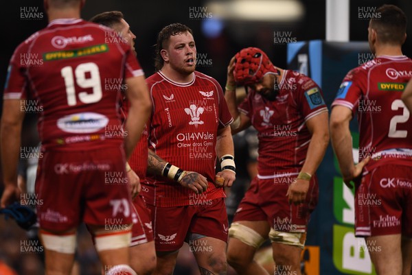 220423 - Dragons v Scarlets - United Rugby Championship - Sam Wainwright of Scarlets looks dejected