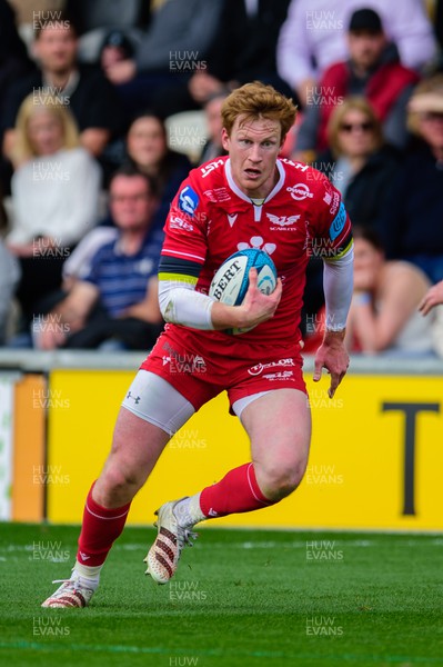 230422 - Dragons v Scarlets - United Rugby Championship - Rhys Patchell of Scarlets 