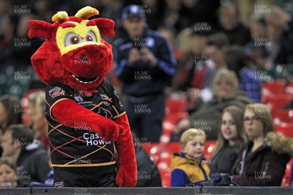 270419 - Dragons v Scarlets, Judgement Day VII, Guinness PRO14 - Dragons mascot interacts with the crowd