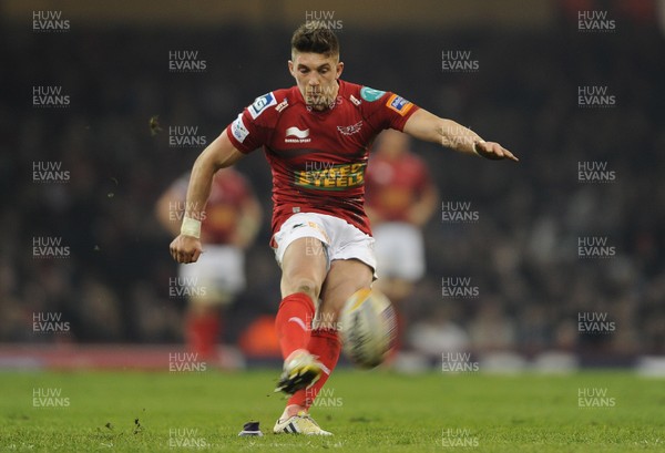 300313 - Newport-Gwent Dragons v Scarlets - RaboDirect PRO12 - Owen Williams of Scarlets kicks at goal 