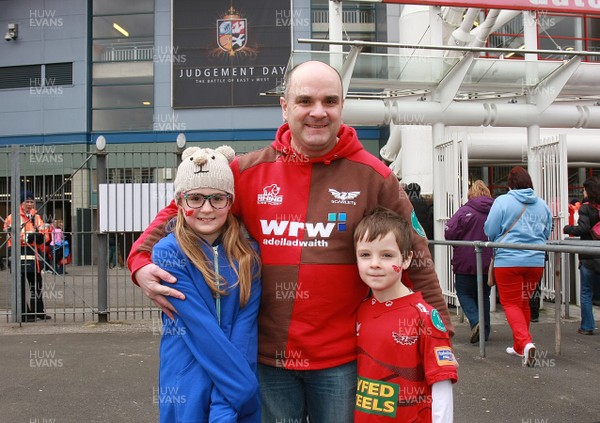 300313 Newport Gwent Dragons v Scarlets - RaboDirectPro12 -Scarlets' supporters arrive for Judgement Day