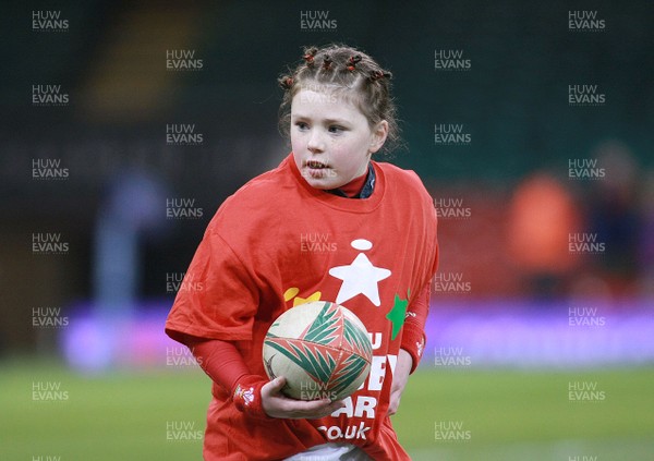 300313 Newport Gwent Dragons v Scarlets - RaboDirectPro12 -WRU Rugby Stars coaching session