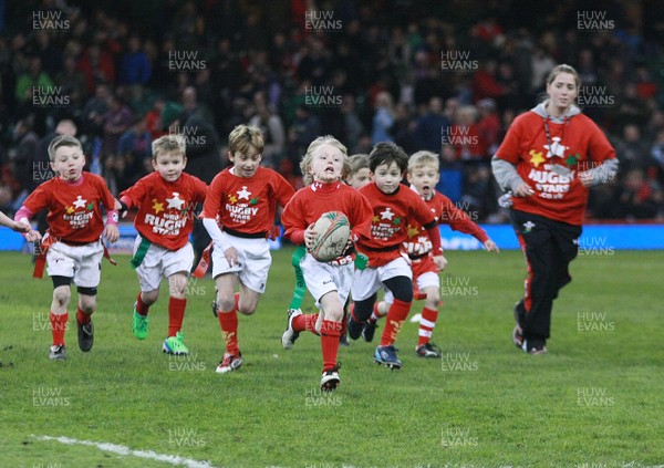 300313 Newport Gwent Dragons v Scarlets - RaboDirectPro12 -WRU Rugby Stars coaching session