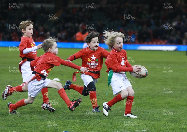 300313 Newport Gwent Dragons v Scarlets - RaboDirectPro12 -WRU Rugby Stars coaching session