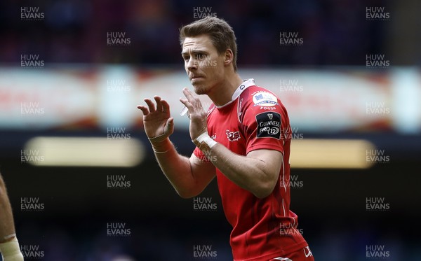 300416 - Newport Gwent Dragons v Scarlets - Judgement Day - Guinness PRO12 - Liam Williams of Scarlets