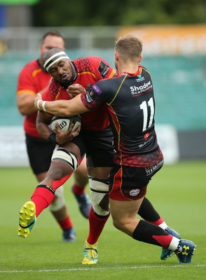 080918 - Dragons v Isuzu Southern Kings, Guinness PRO14 - Andisa Ntsila of Isuzu Southern Kings takes on Hallam Amos of Dragons